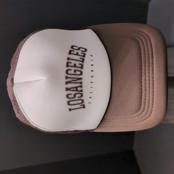 Los Angeles Men's Brown/White Vintage Style Trucker Hat. - Picture 2 of 7